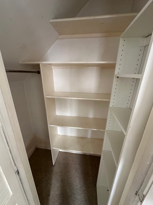 Room Athol Square in Greater London