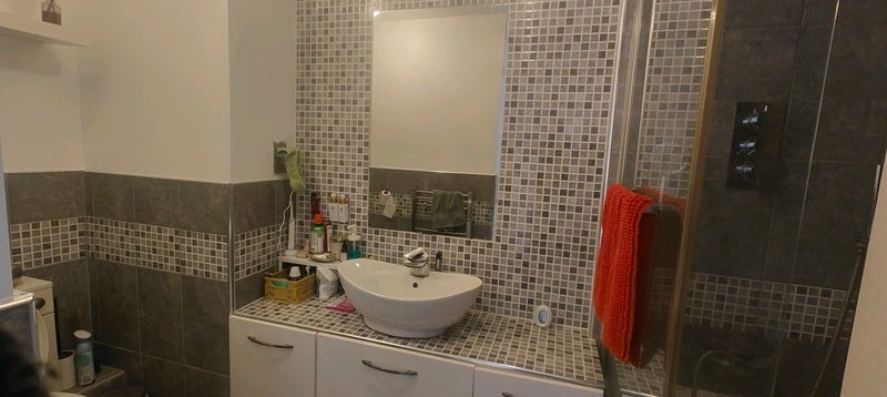 Room Burder Close in Greater London