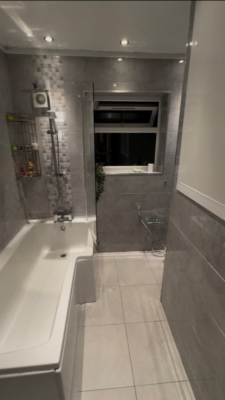 Room Evenlode Road in Metropolitan Borough of Solihull