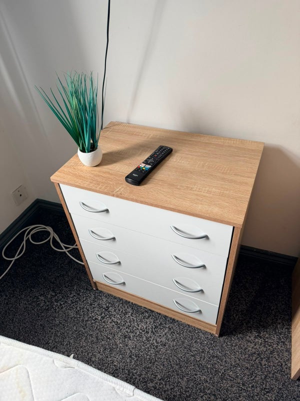 Room Seymour Road in Sandwell