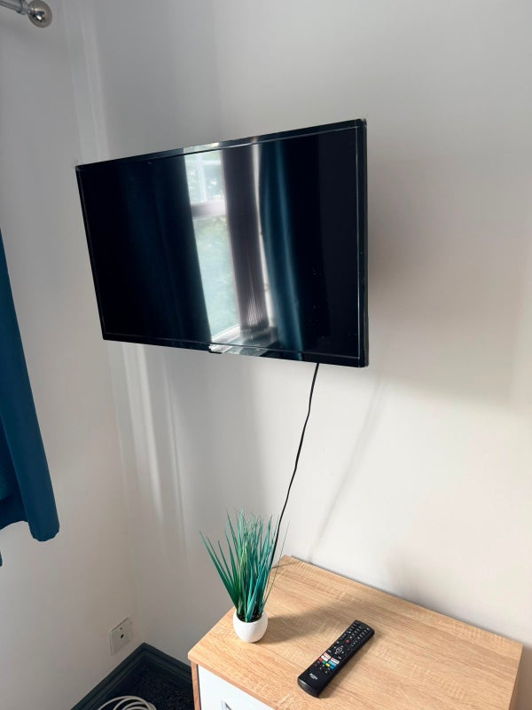 Room Seymour Road in Sandwell