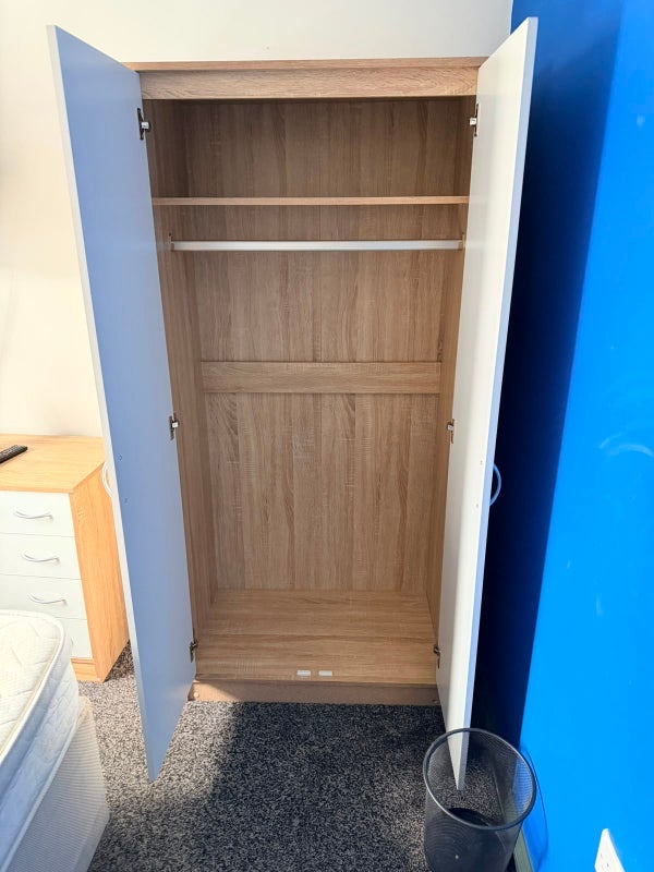 Room Seymour Road in Sandwell