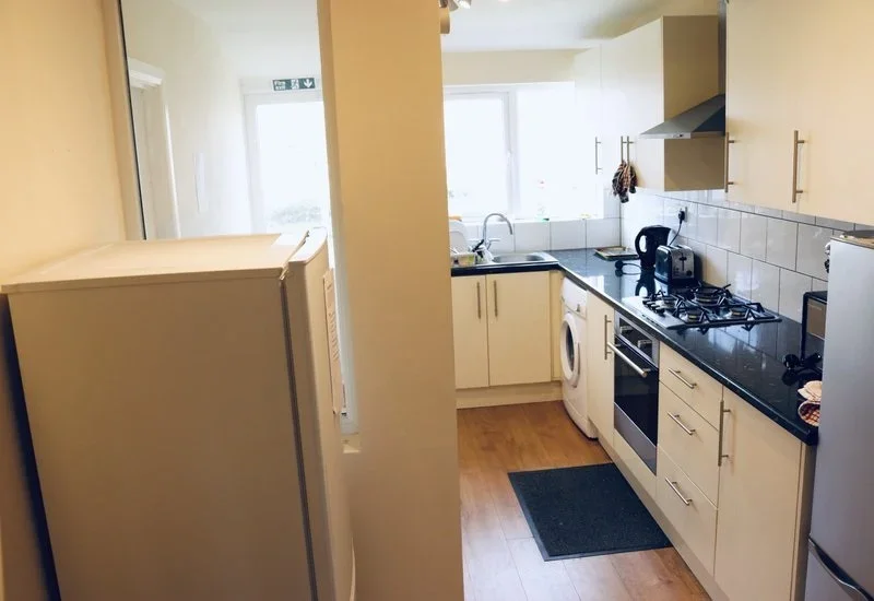 Room Rosemary Avenue in Greater London