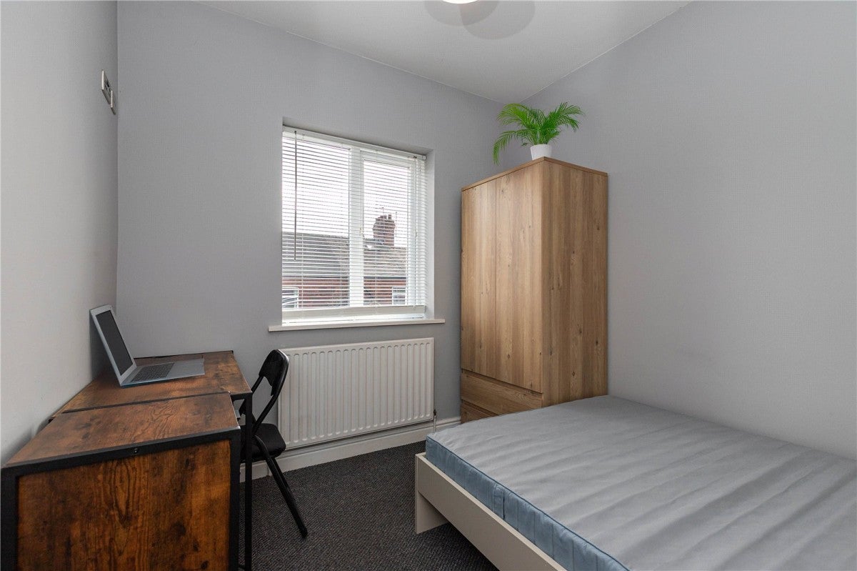 Room Mellard Street in Newcastle-under-Lyme