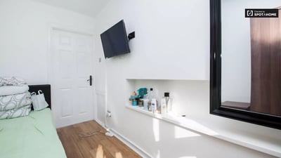 Flat Whitnell Way in Greater London