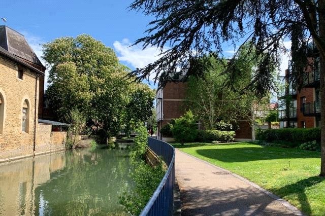 Flat (Lower) Fisher Row in Oxford