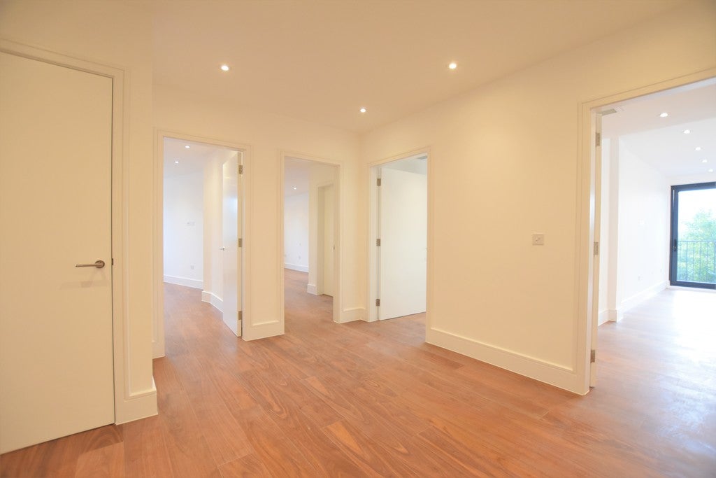Flat New Barns Way in Epping Forest