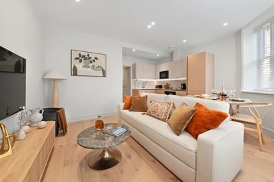Flat Camden High Street in Greater London
