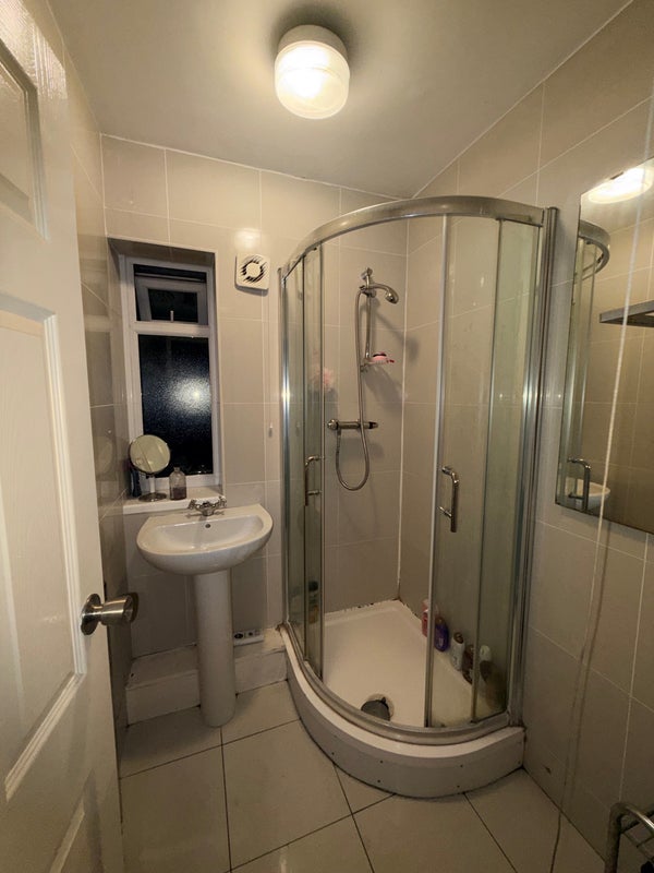 Room Cardale Street in Greater London