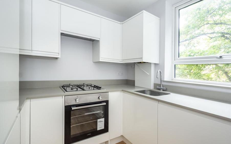 Flat Queensmead in Greater London