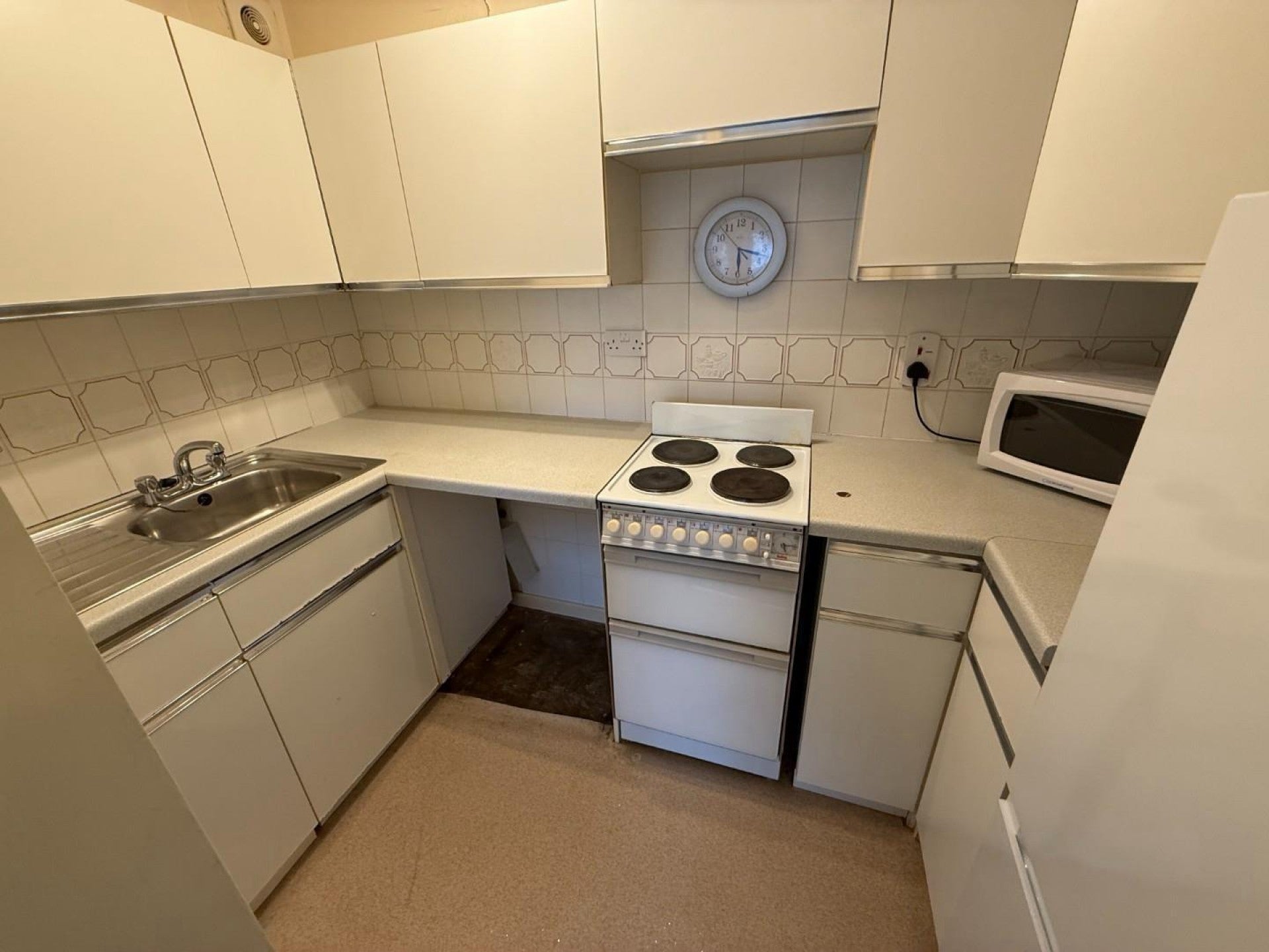 Flat Longfellow Crescent in Royal Wootton Bassett