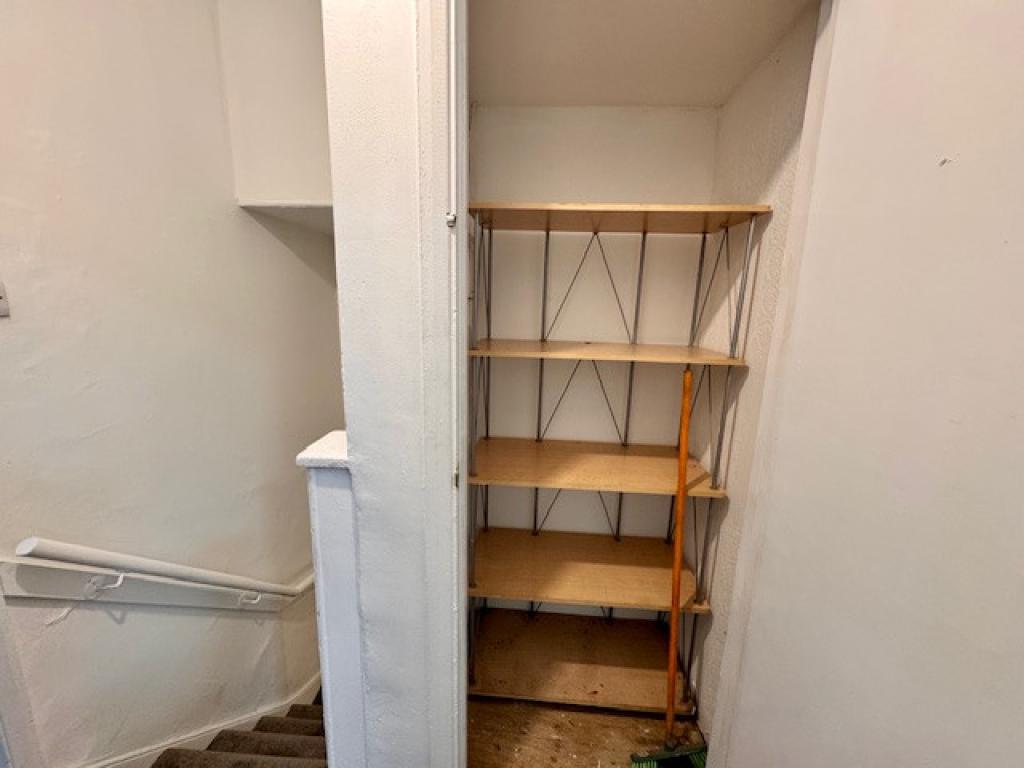 Flat Ilford Lane in Greater London