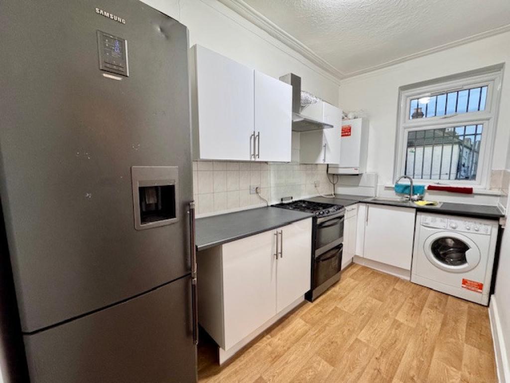 Flat Ilford Lane in Greater London