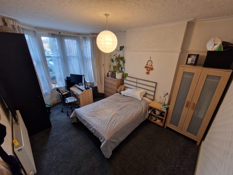 Room Canada Road in Cardiff