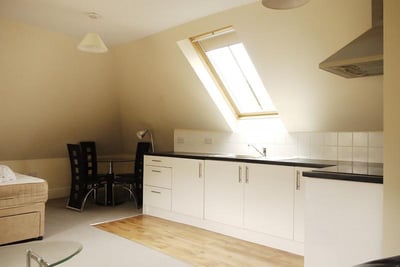 Flat Marlowe Avenue in Canterbury
