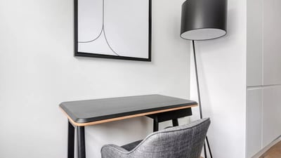Flat Russell Gardens in Greater London