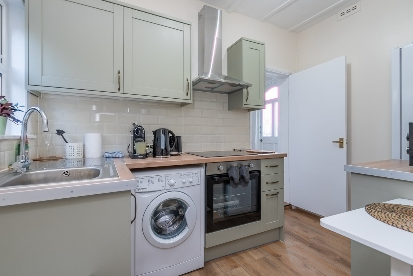 Flat Tankerville Road in Greater London