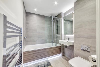 Flat Lismore Boulevard in Greater London