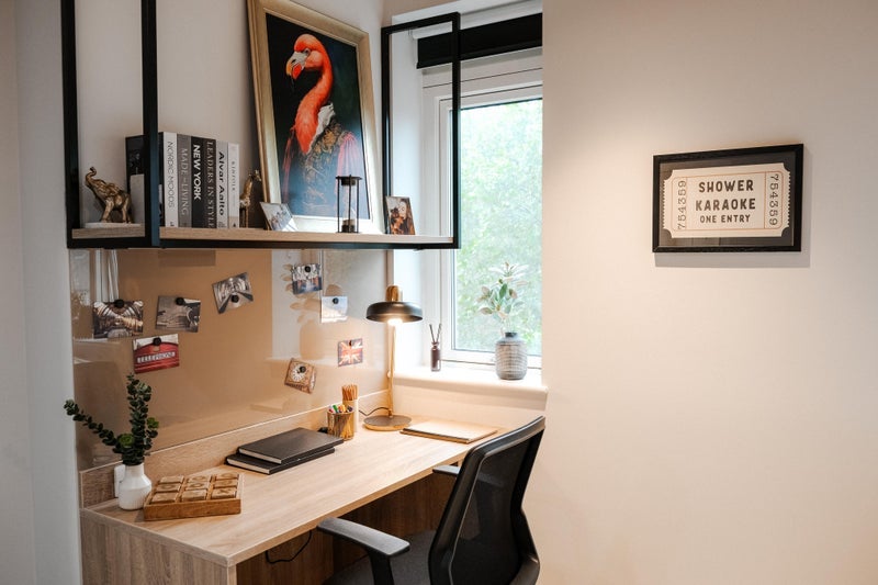 Room Avonmouth Street in Greater London