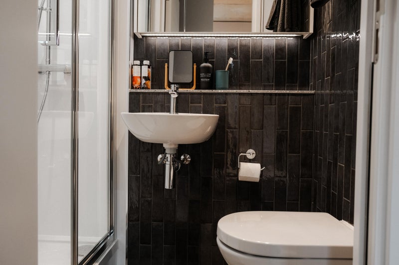Room Avonmouth Street in Greater London
