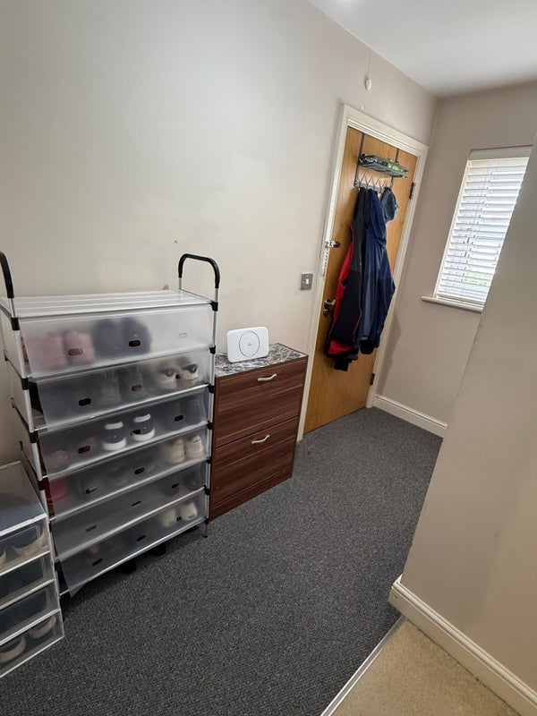 Flat Robina Court in Coventry
