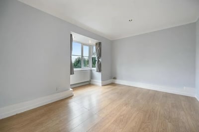 Flat Rotherhithe New Road in Greater London