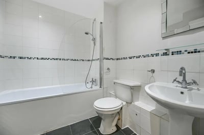 Flat Rotherhithe New Road in Greater London
