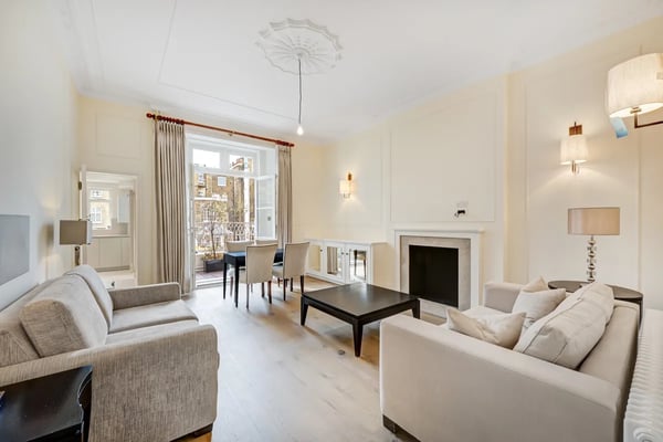 Flat Eaton Place in City of Westminster