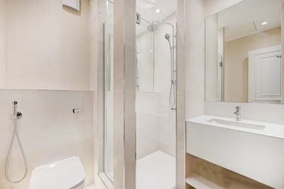 Flat Eaton Place in City of Westminster