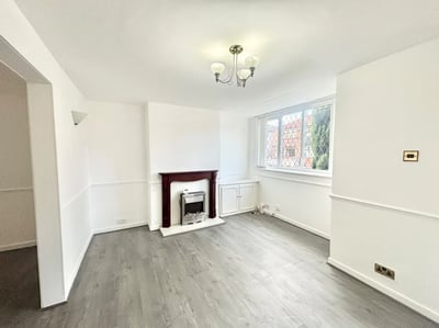 House Ansdell Drive in Tameside