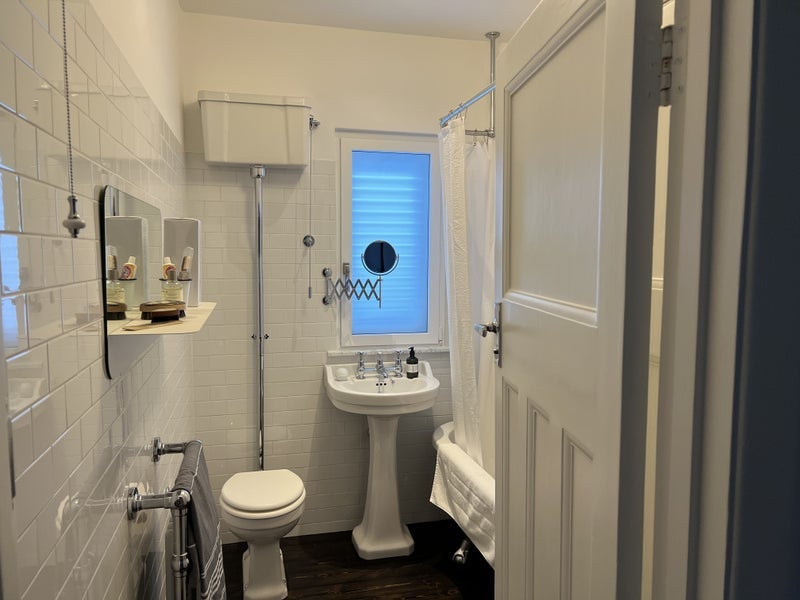 Room Mackie Road in Greater London