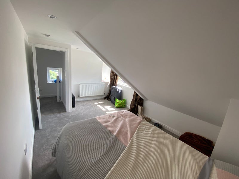 Room Brownroyd Hill Road in Bradford