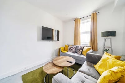 Flat Union Street in Rushmoor