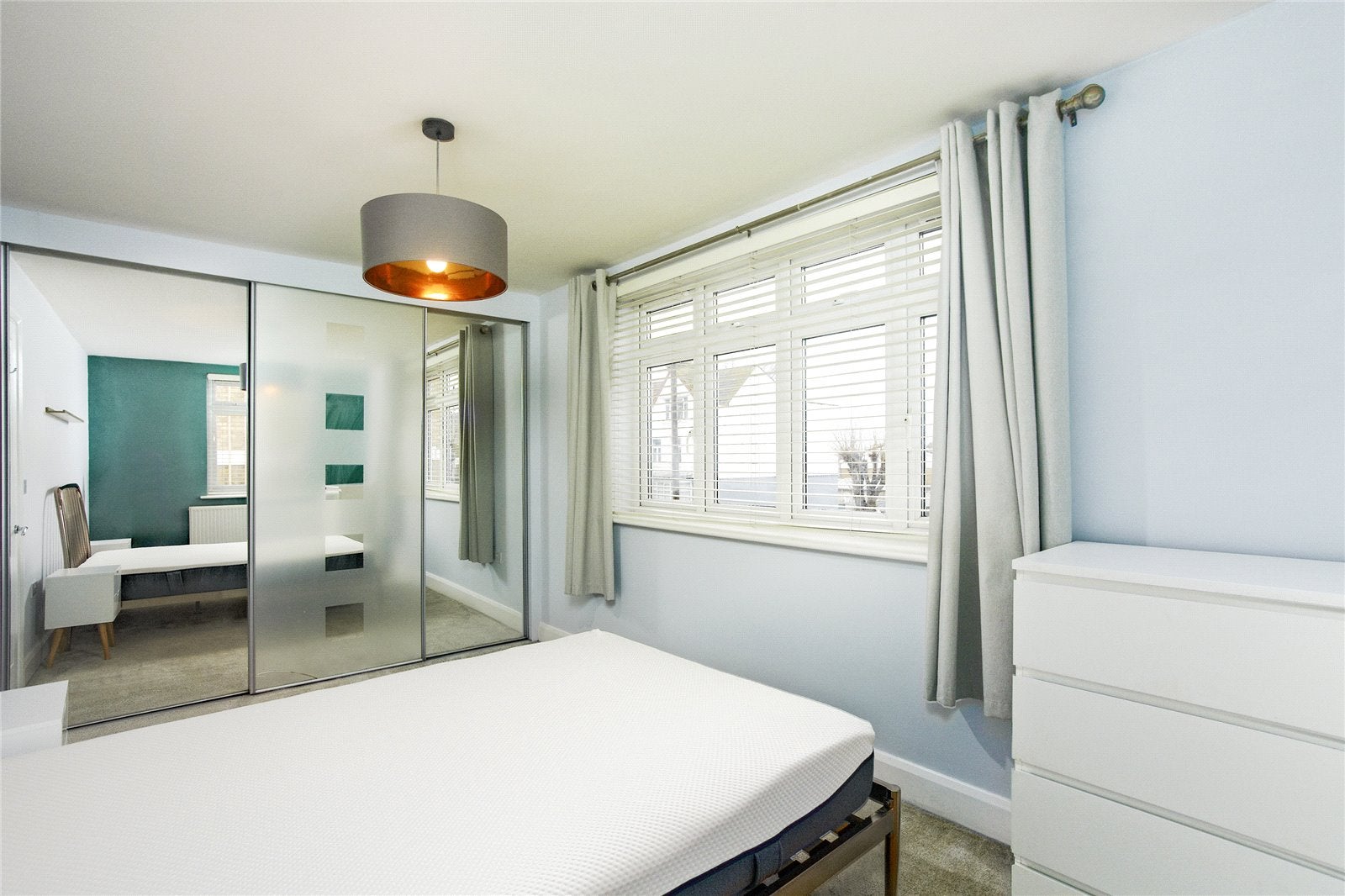 Flat Stanford Road in Greater London