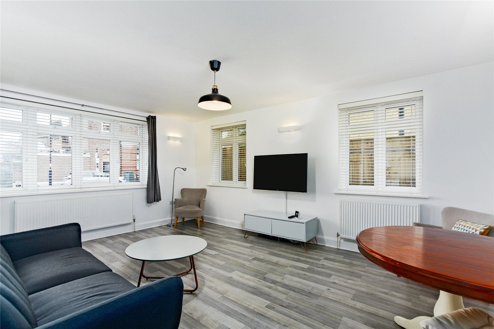 Flat Stanford Road in Greater London