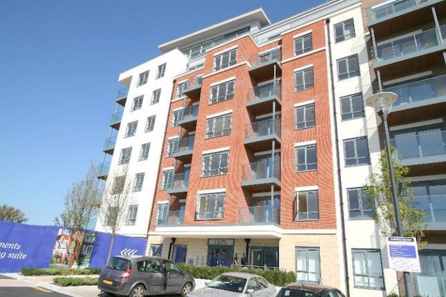 Flat Boulevard Drive in Greater London