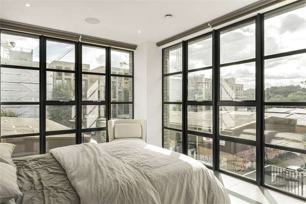 Flat Hepscott Road in Greater London