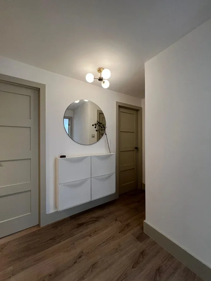 Flat Greenacre Gardens in Greater London