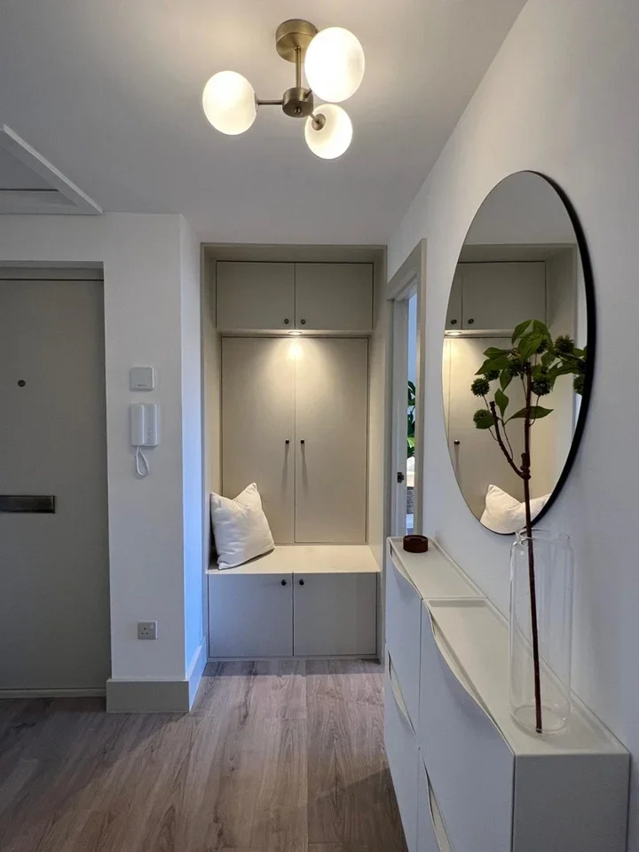 Flat Greenacre Gardens in Greater London