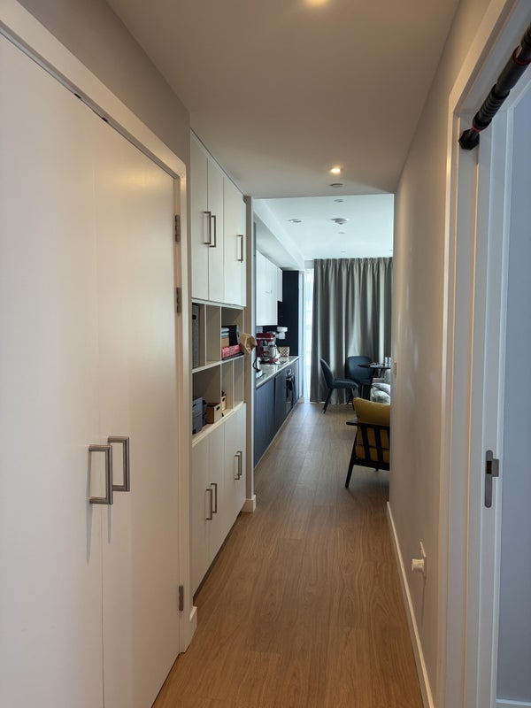 Flat Anthems Way in Greater London