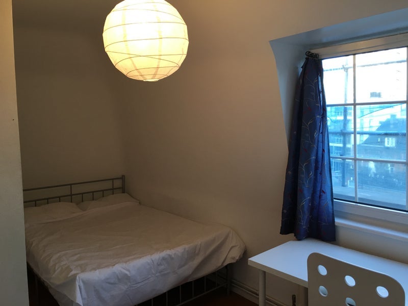 Flat Bell Lane in Greater London
