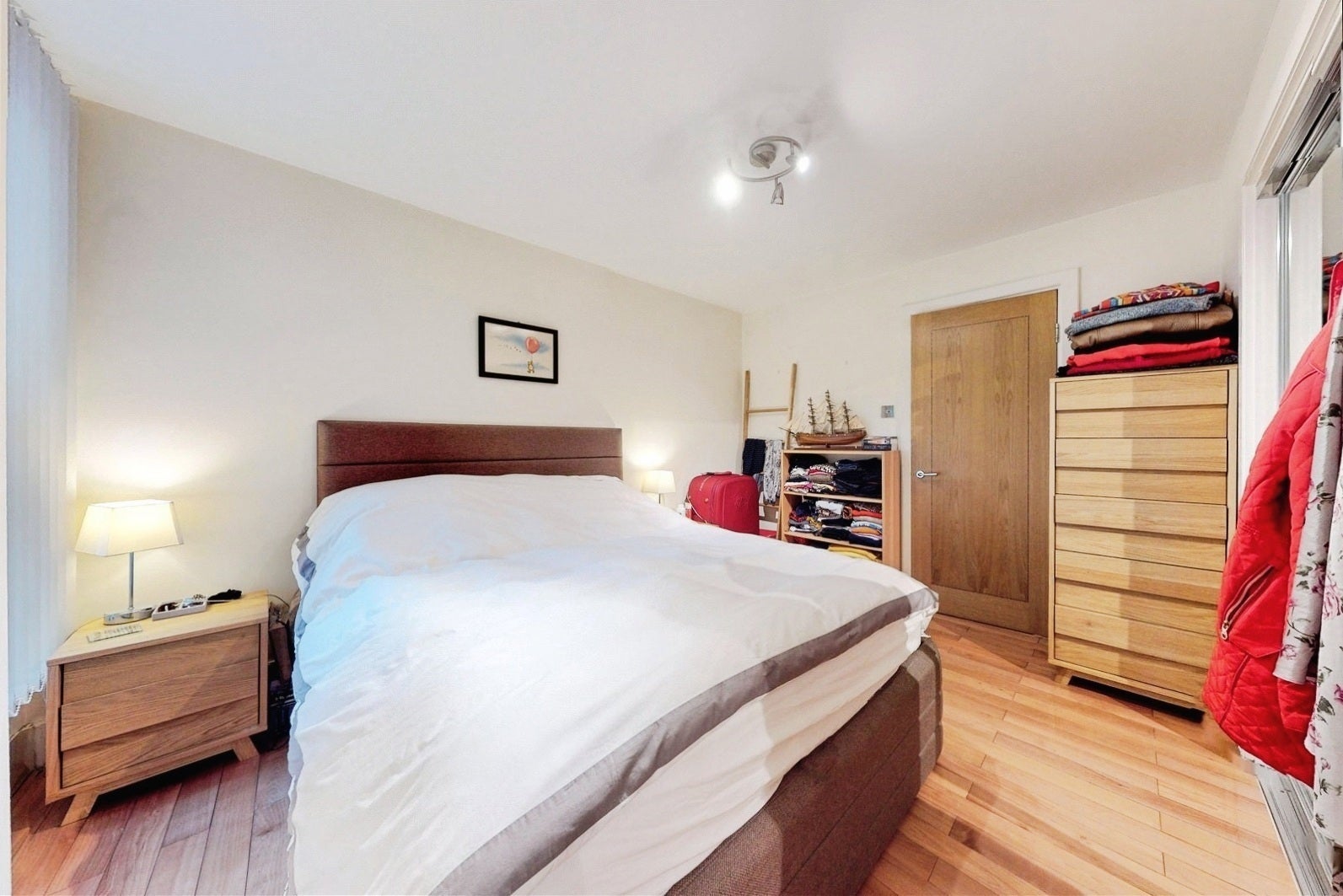 Flat Bridgefoot in Greater London