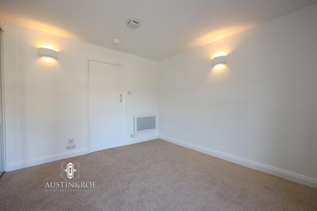 Flat Radford Street in Stone