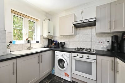 Flat Dexter Way in Hart