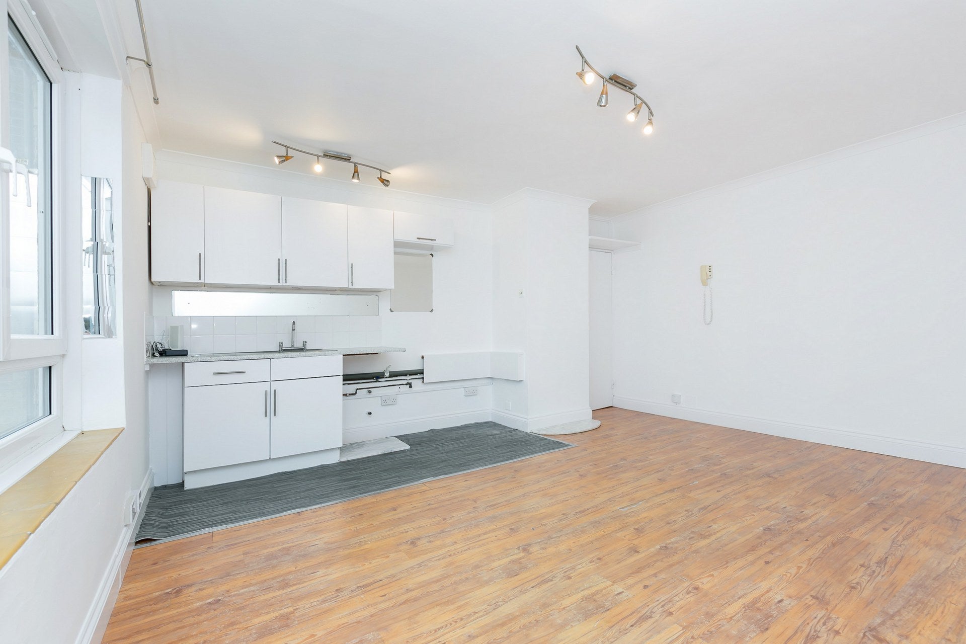 Flat Richmond Road in Greater London