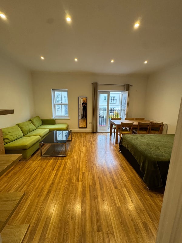 Room Northpoint Square in Greater London