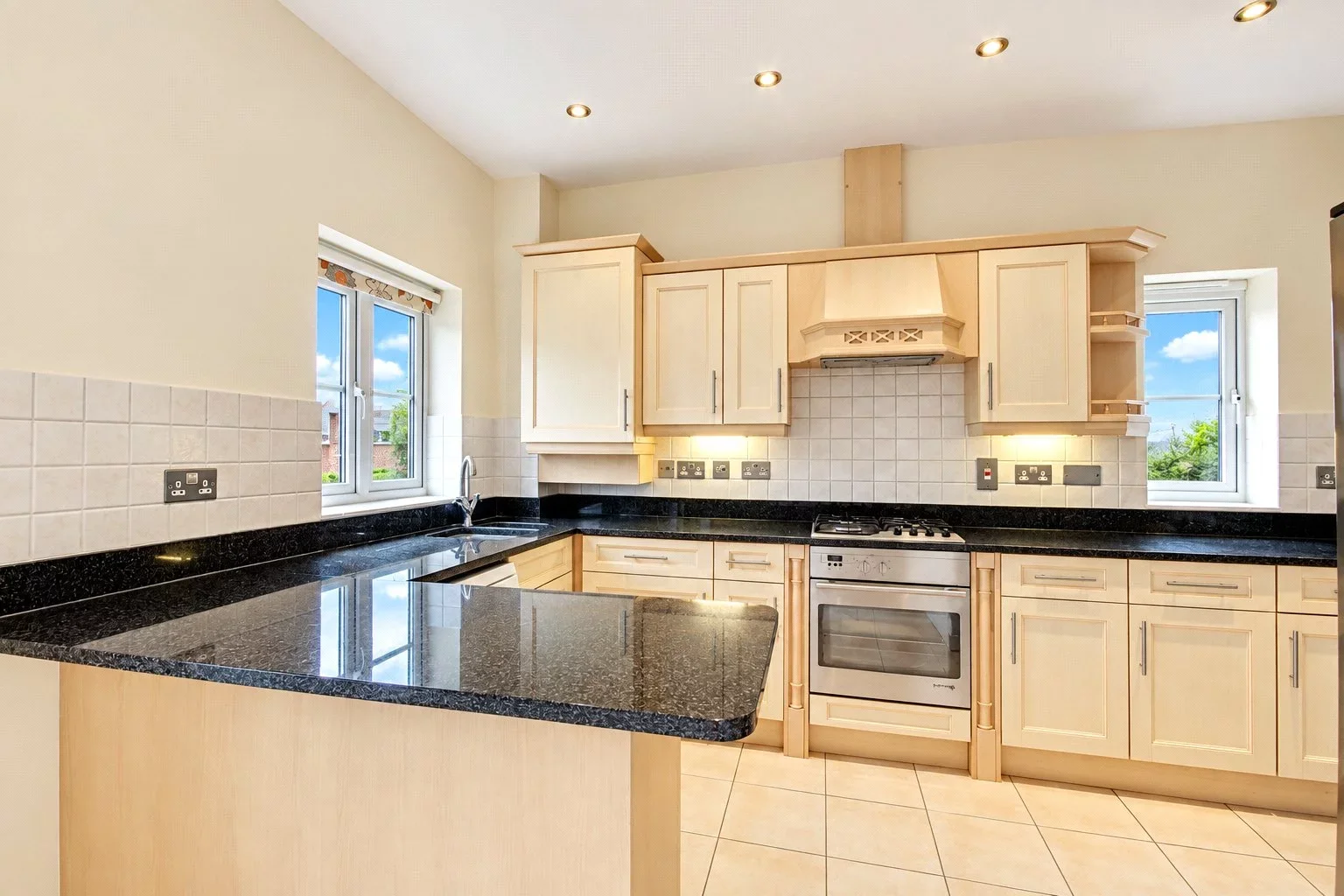 Flat Sovereign Mews in Greater London