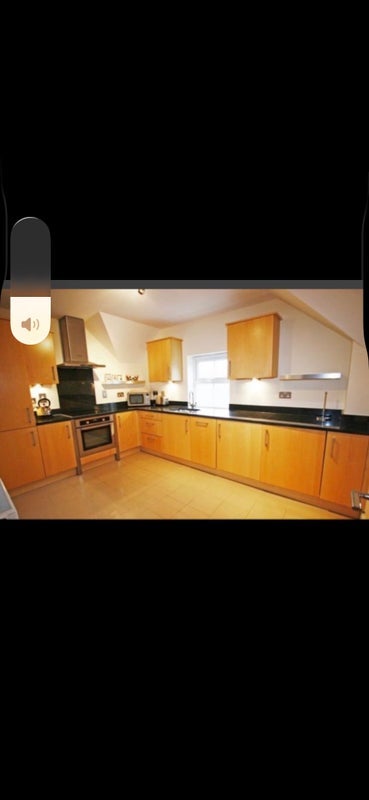 Flat Cranwells Lane in Farnham Royal