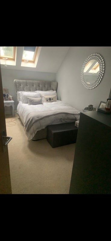 Flat Cranwells Lane in Farnham Royal