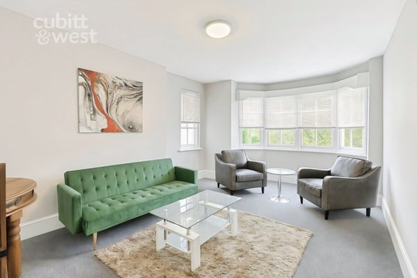 Flat Wheatcroft Court in Greater London